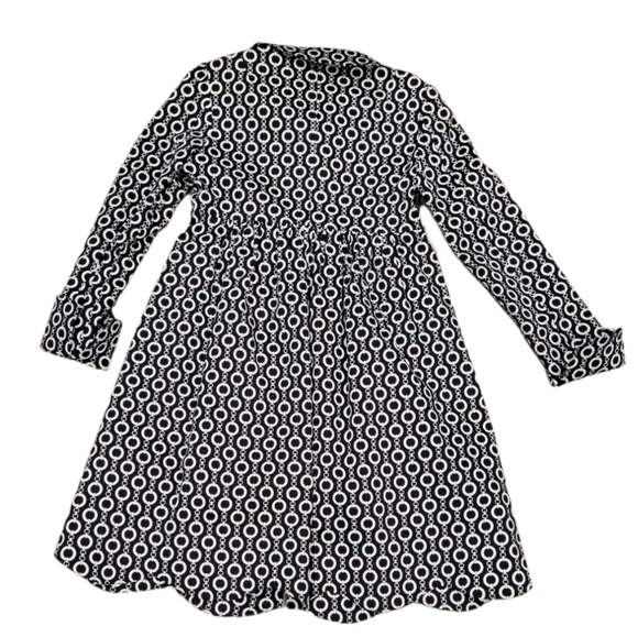 Women's Trenchcoat Mid Length Black And White Chain Print Scalloped Bottom. - Picture 3 of 4
